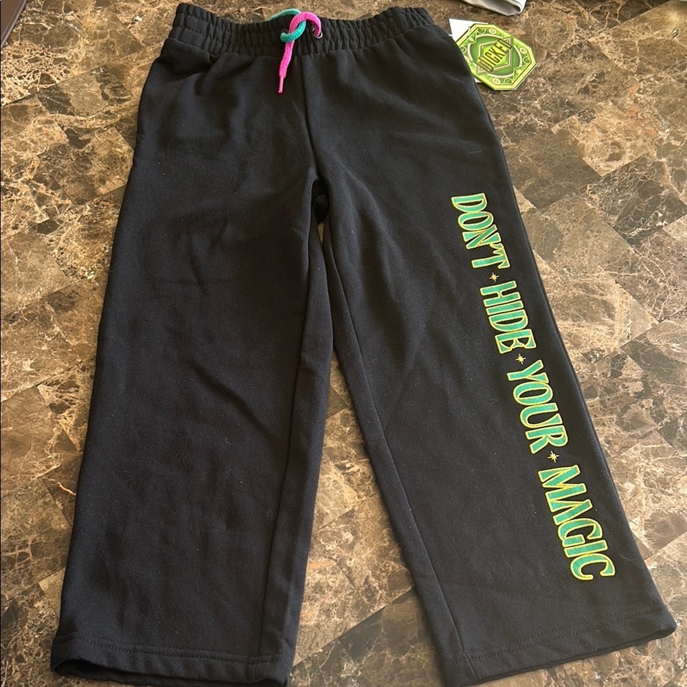 🆕 NWT Wicked Black Sweatpants size 4-5 years